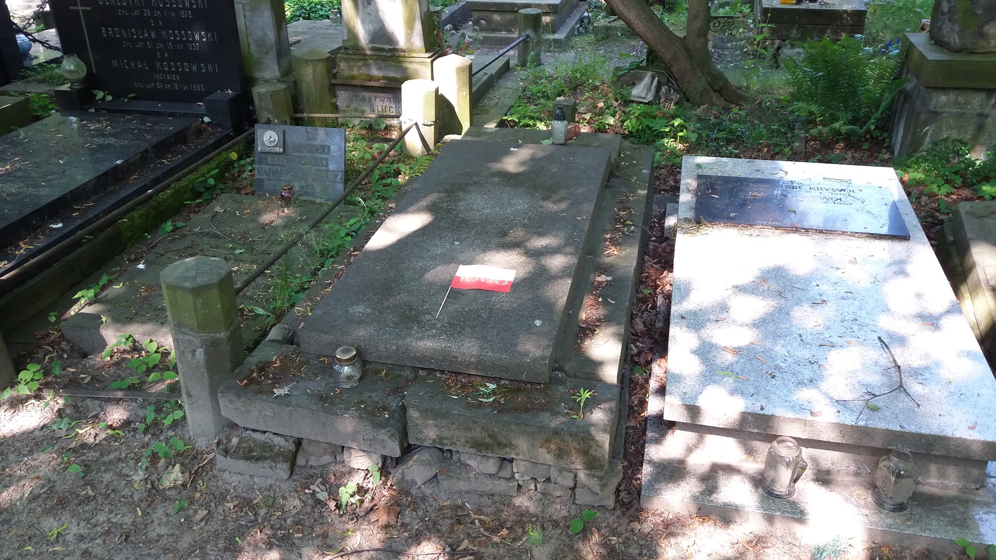 Grobowiec Cywińskiego na Cmentarzu Powązkowskim w Warszawie
